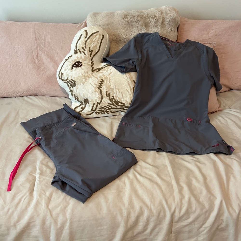 2sets small petite Smitten scrub sets light gray and heather gray